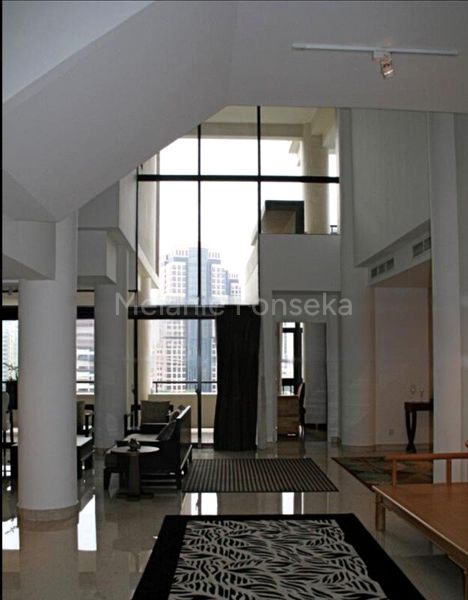 4 Bed Condo for Rent in  The Colonnade - Image 3